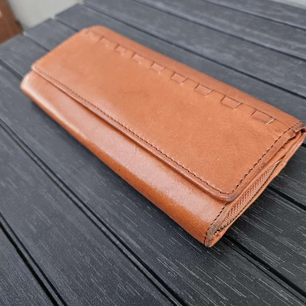 Hobo International Chestnut Brown Smooth Leather Wallet Clutch Purse Organizer